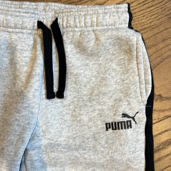 Puma track pants - size 7/8 - Picture 2 of 3